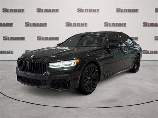 2022 BMW 740 i