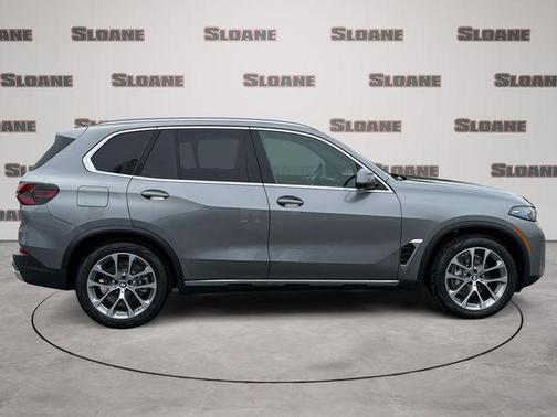 Skyscraper Grey Metallic 2026 BMW X5 xDrive40i