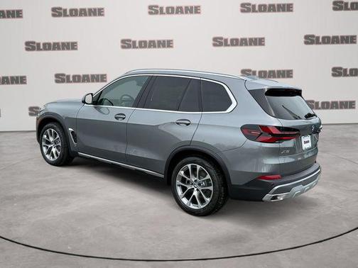 Skyscraper Grey Metallic 2026 BMW X5 xDrive40i