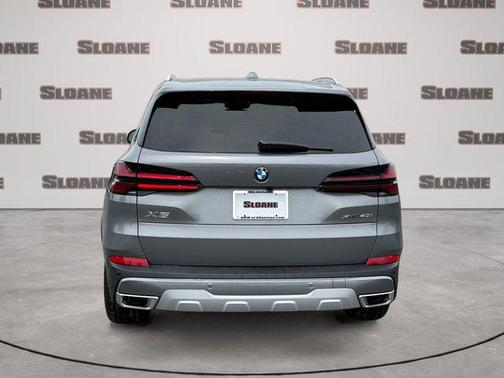 Skyscraper Grey Metallic 2026 BMW X5 xDrive40i