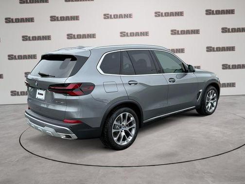 Skyscraper Grey Metallic 2026 BMW X5 xDrive40i