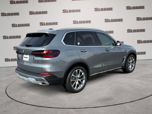 Skyscraper Grey Metallic 2026 BMW X5 xDrive40i