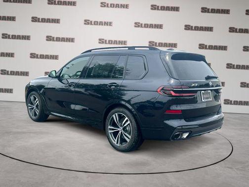 Carbon Black Metallic 2027 BMW X7 xDrive40i