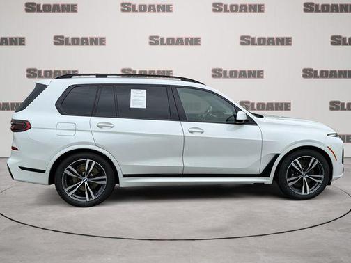 Mineral White Metallic 2024 BMW X7 xDrive40i