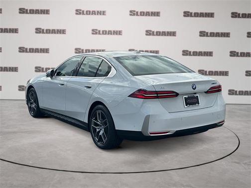 2025 BMW i5 xDrive40