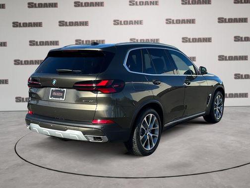 Manhattan Green Metallic 2026 BMW X5 xDrive40i