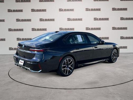 Carbon Black Metallic 2026 BMW 750e i xDrive