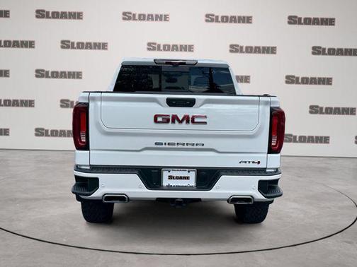 Summit White 2024 GMC Sierra 1500 AT4