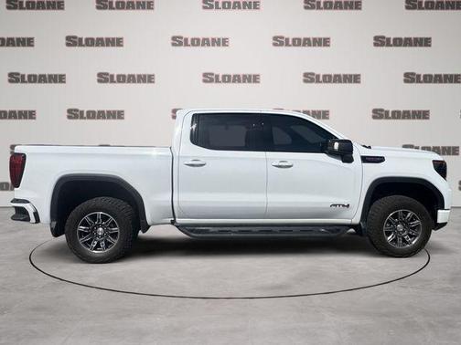 Summit White 2024 GMC Sierra 1500 AT4