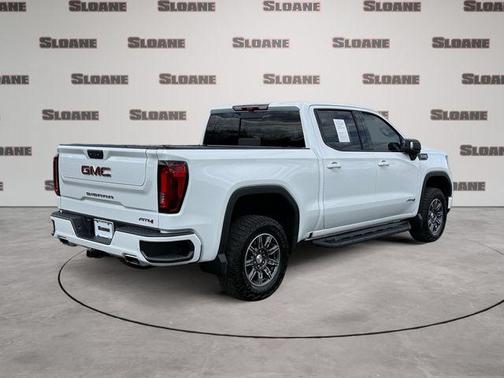 Summit White 2024 GMC Sierra 1500 AT4