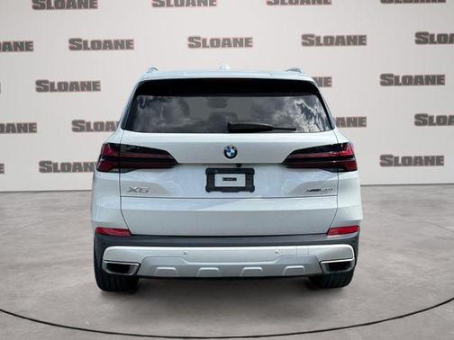 Mineral White Metallic 2024 BMW X5 xDrive40i