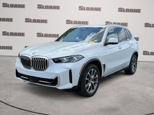 Mineral White Metallic 2024 BMW X5 xDrive40i