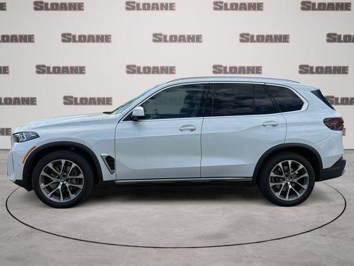 Mineral White Metallic 2024 BMW X5 xDrive40i