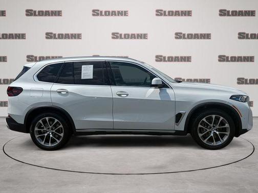 Mineral White Metallic 2024 BMW X5 xDrive40i