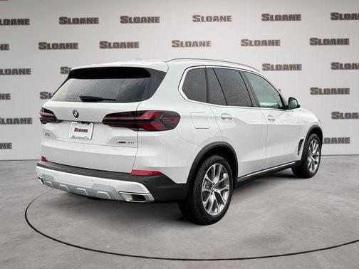 Mineral White Metallic 2026 BMW X5 xDrive40i