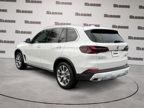 Mineral White Metallic 2026 BMW X5 xDrive40i