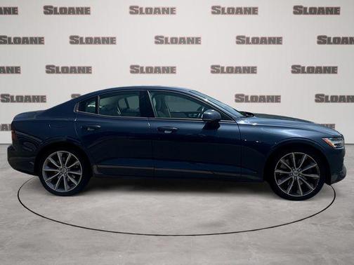Denim Blue Metallic 2020 Volvo S60 T6 Momentum