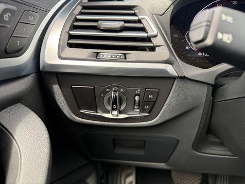 Black Sapphire Metallic 2024 BMW X3 xDrive30i
