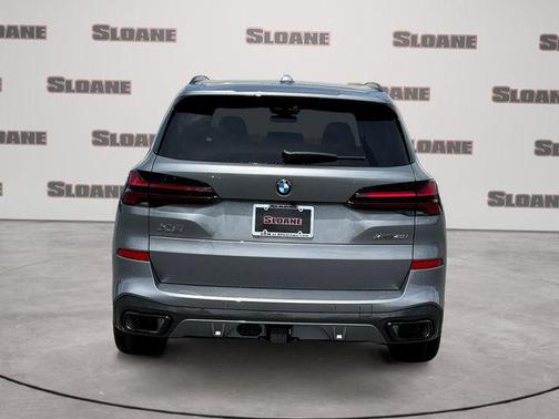 Skyscraper Grey Metallic 2026 BMW X5 xDrive40i