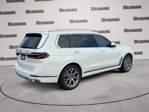Alpine White 2026 BMW X7 xDrive40i