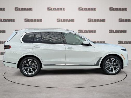 Alpine White 2026 BMW X7 xDrive40i