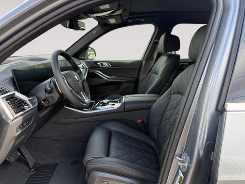 Skyscraper Grey Metallic 2026 BMW X5 xDrive40i