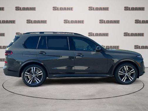 Dravit Grey Metallic 2027 BMW X7 xDrive40i