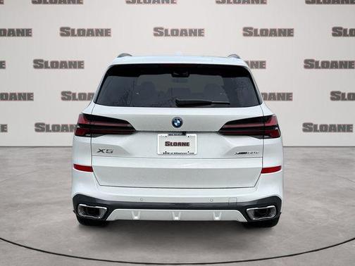 Mineral White Metallic 2026 BMW X5 PHEV xDrive50e