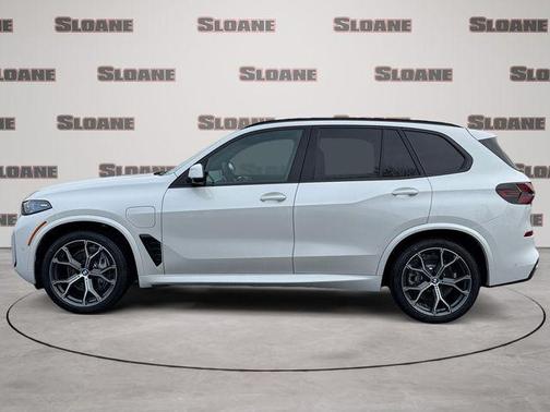 Mineral White Metallic 2026 BMW X5 PHEV xDrive50e