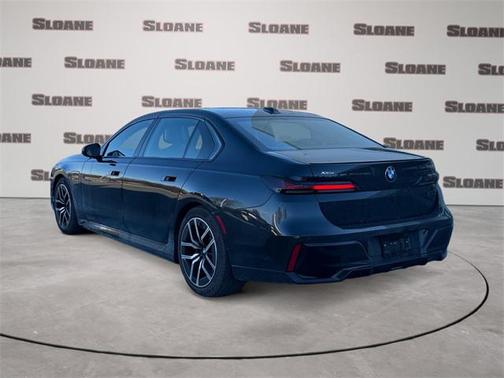 2026 BMW 750e i xDrive