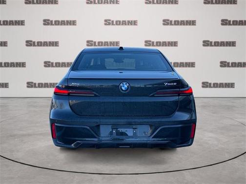 2026 BMW 750e i xDrive