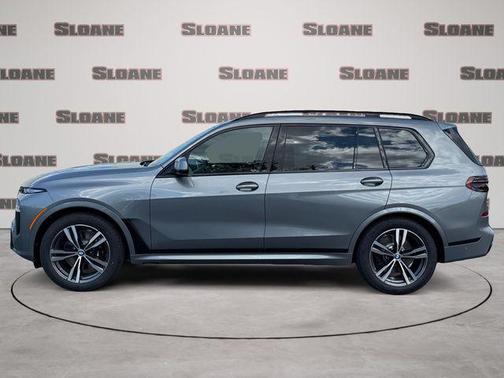 Skyscraper Grey Metallic 2027 BMW X7 xDrive40i
