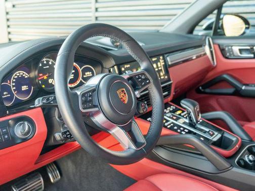 2022 Porsche Cayenne S