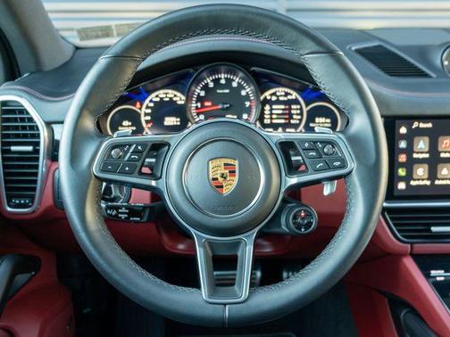 2022 Porsche Cayenne S