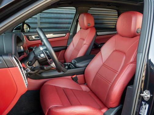 2022 Porsche Cayenne S