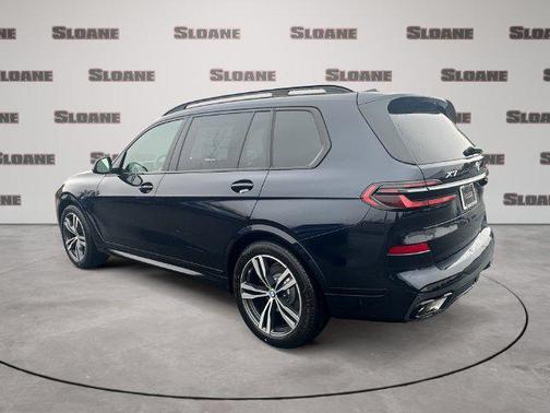 Carbon Black Metallic 2027 BMW X7 xDrive40i