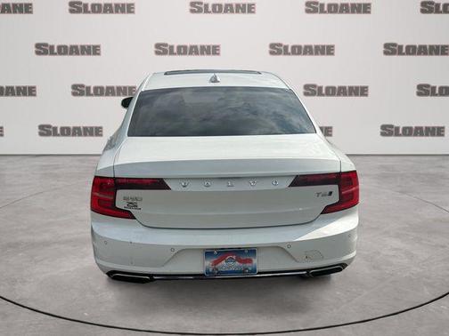 Crystal White Pearl 2018 Volvo S90 T6 Momentum