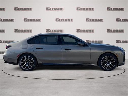 2026 BMW 750e i xDrive