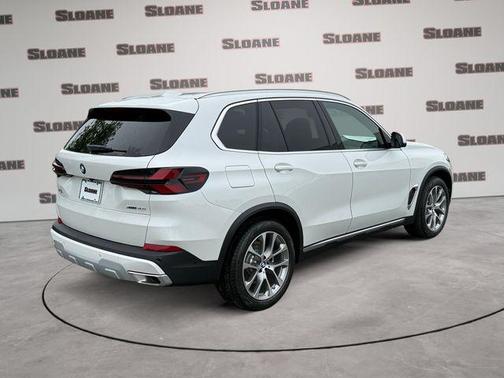 Mineral White Metallic 2026 BMW X5 xDrive40i
