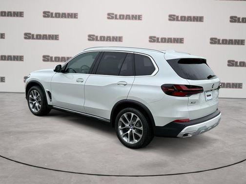 Mineral White Metallic 2026 BMW X5 xDrive40i