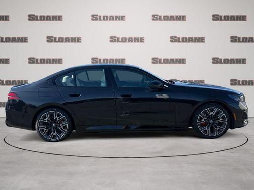 Black Sapphire Metallic 2026 BMW i5 xDrive40