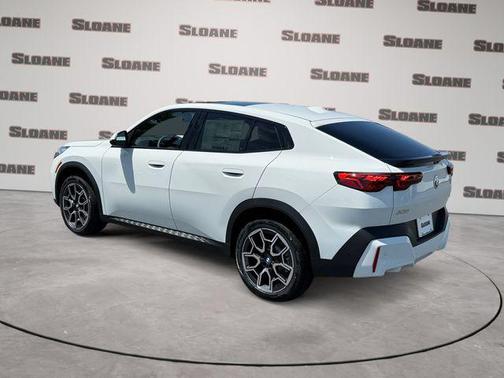 Alpine White 2026 BMW X2 xDrive28i