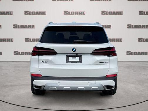 Mineral White Metallic 2026 BMW X5 xDrive40i