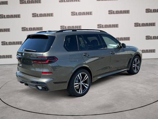 Manhattan Green Metallic 2027 BMW X7 xDrive40i