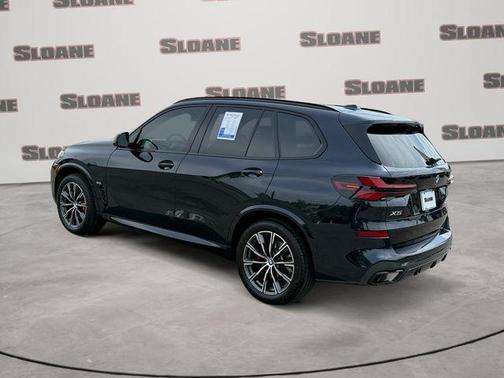 Carbon Black Metallic 2024 BMW X5 xDrive40i