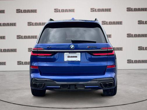 Marina Bay Blue Metallic 2026 BMW X7 M60i