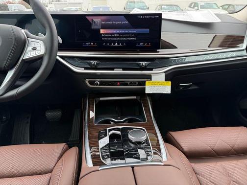 Black Sapphire Metallic 2026 BMW X7 xDrive40i