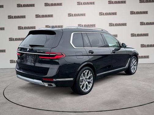 Black Sapphire Metallic 2026 BMW X7 xDrive40i