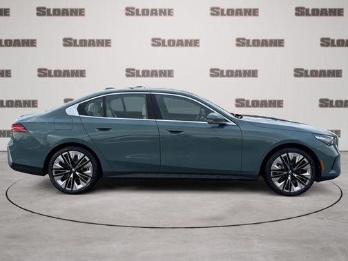 Cape York Green Metallic 2026 BMW 530 i xDrive