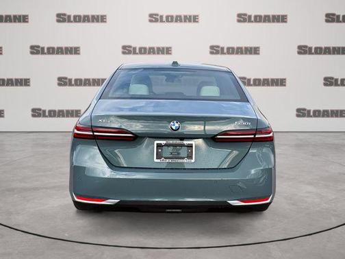 Cape York Green Metallic 2026 BMW 530 i xDrive